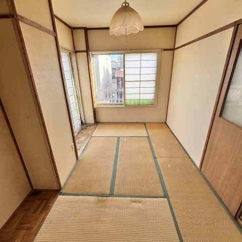 サンハイツかどやの和室