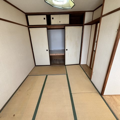 サンハイツかどやの和室