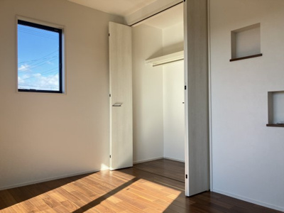 【洋室】 | 新築住宅　高知市鴨部高町　西棟 | 2階西側6洋