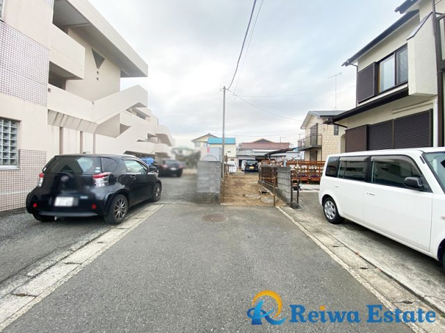 売地　茅ヶ崎市矢畑の前面道路含む現地写真