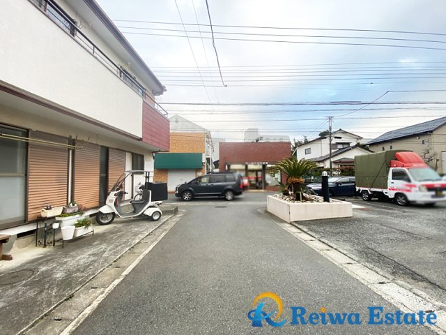 売地　茅ヶ崎市矢畑の前面道路含む現地写真