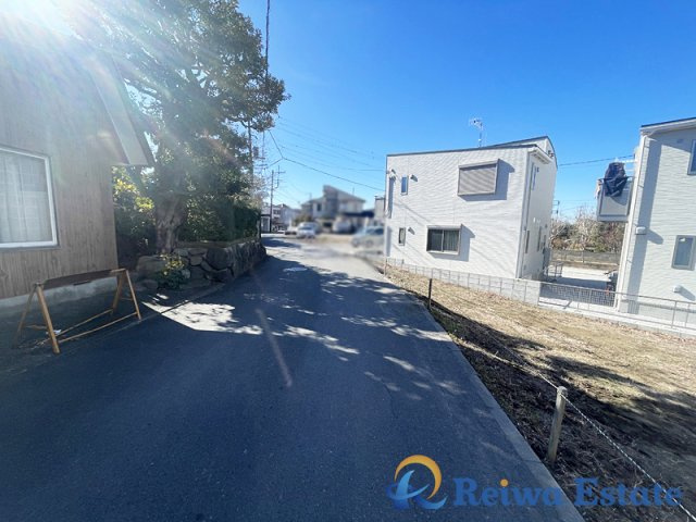 売地　茅ヶ崎市甘沼の前面道路含む現地写真