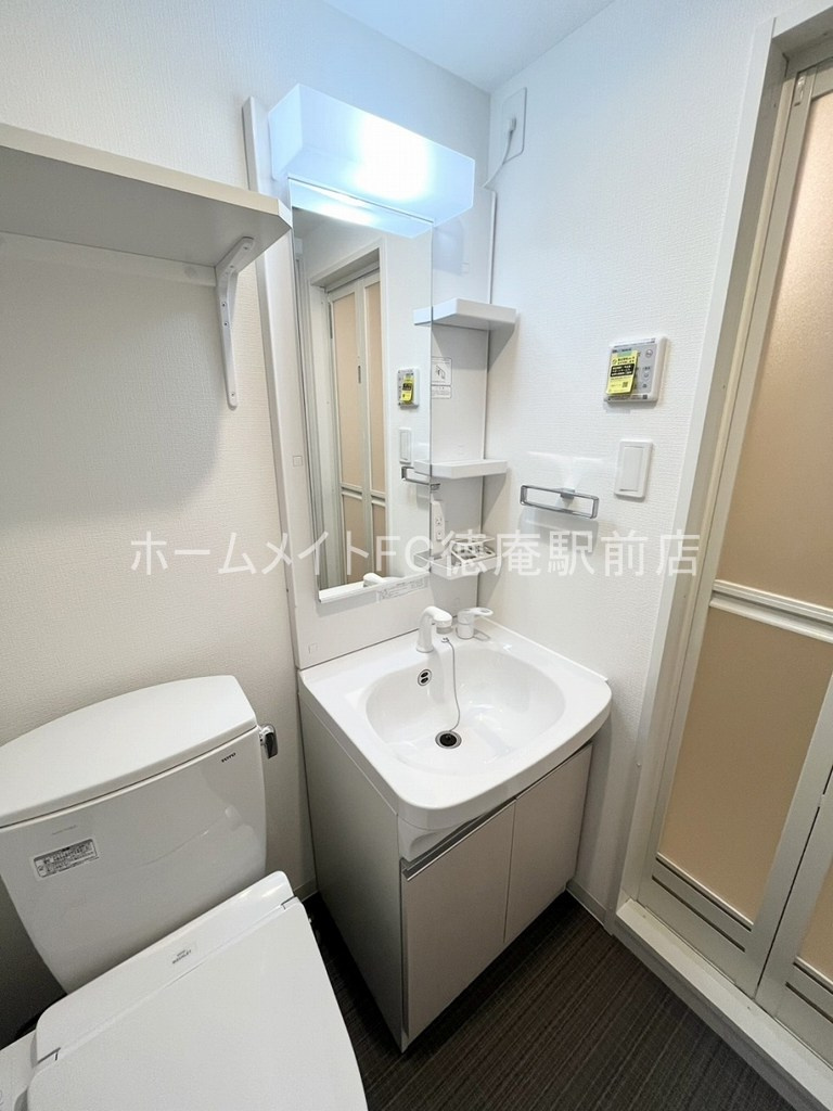 エグゼ大阪城イーストの独立洗面台