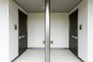 【エントランス】 | 2戸だけのテラスハウスタイプです。