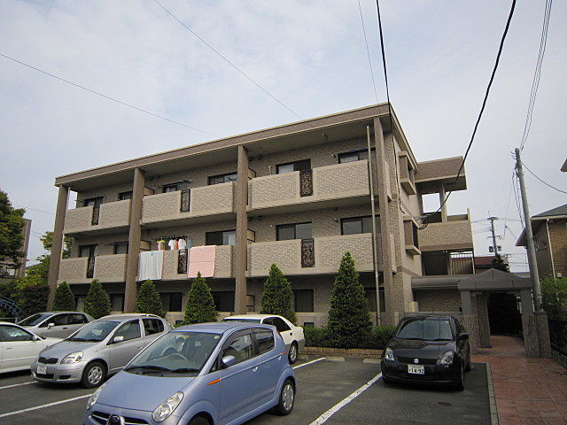 Dearcortkawanamiの駐車場|駐車場があるので、車を買う予定の方も安心です