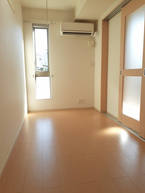 ホワイトルーム老津の寝室