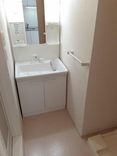 ホワイトルーム老津の洗面所