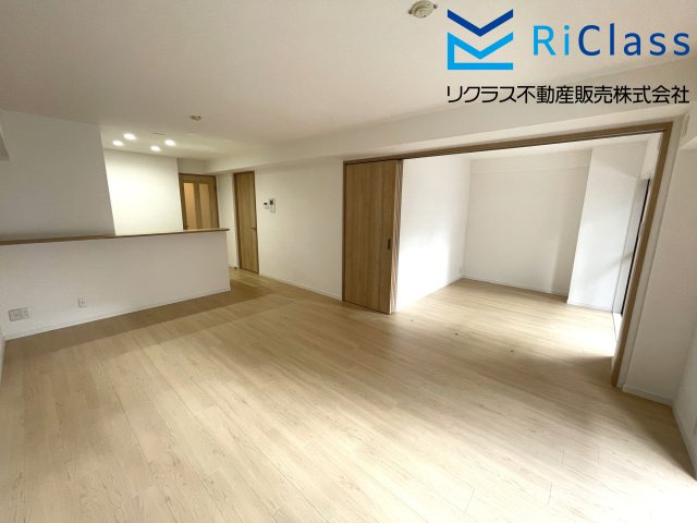 グランドプラザ神戸パートⅡの居間・リビング|使いやすいリビングです