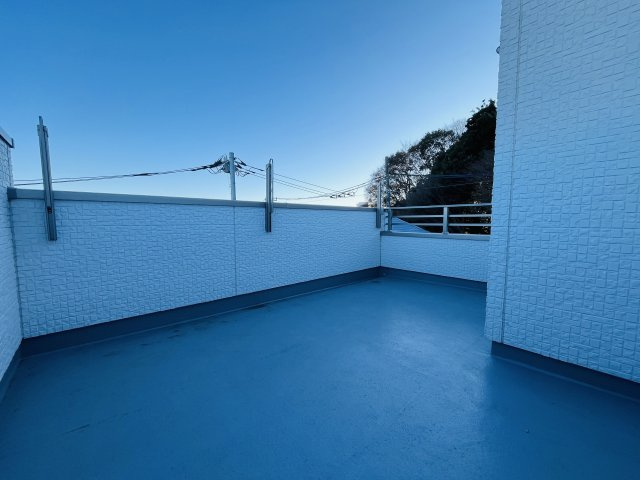 【バルコニー】 | 練馬区旭丘２丁目　新築戸建て　Ｃ号棟 | ルーフバルコニーは趣味のスペースとしてもお使いいただけます