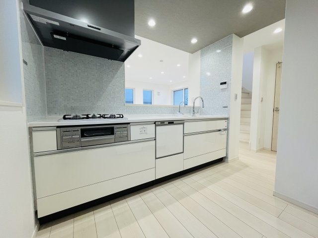 【キッチン】 | 練馬区旭丘２丁目　新築戸建て　Ｃ号棟 | 食洗機もあり、毎日の面倒なお片付けもサポートします