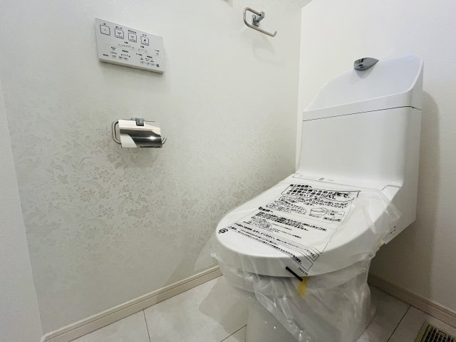 【トイレ】 | 練馬区旭丘２丁目　新築戸建て　Ｃ号棟 | プライベートな空間だからこそ清潔感を大切にしました