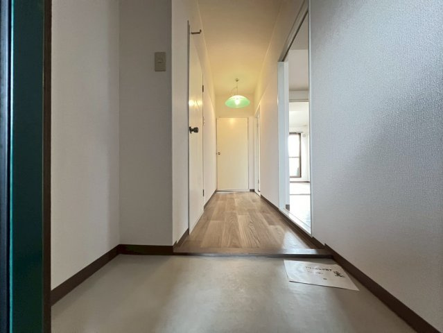 プレンディ真砂の玄関