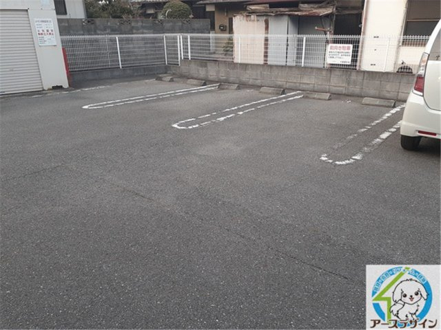 MTハイツ2号館の駐車場