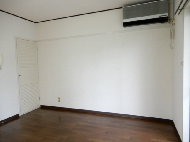 ジュネスタチバナの居間・リビング