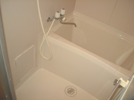 イズミ82の浴室|お風呂で日々の疲れを落としましょう