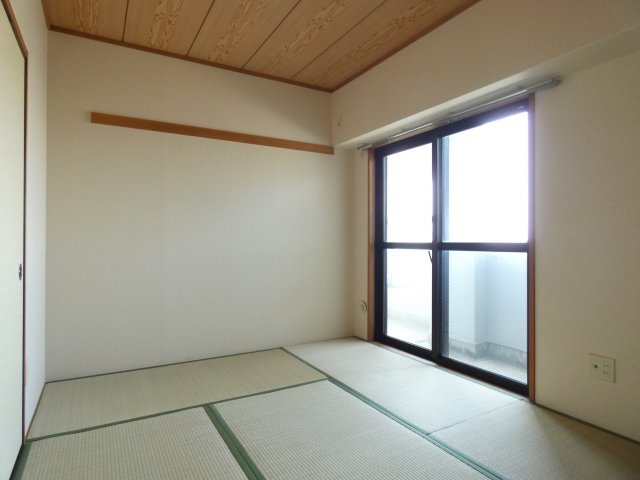 メゾンIYASAKAの和室