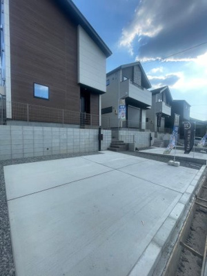 【駐車場】 | KIS名古屋市天白区平針南2期全3棟＜新築一戸建て仲介手数料無料＞ | ご成約キャンペーン対象物件です♪詳細は弊社ホームページもしくはスタッフまでお気軽にお問合せ下さいませ♪ お役に立てる自信があります♪