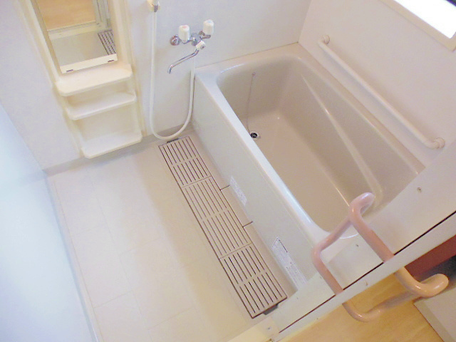 ドミール東山の浴室