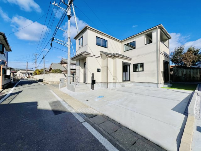 高崎市上佐野町の前面道路含む現地写真|間口も広いので、駐車も楽々◎