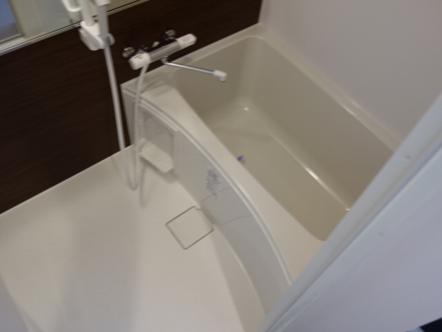 ジーメゾン東垂水の浴室