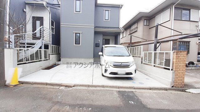 狭山市南入曽・全1棟　新築一戸建　～LDK17帖・車2台～の駐車場|車種制限はありますが並列2台可能です