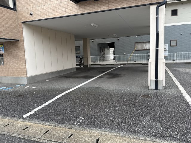 バンプロピスIIの駐車場