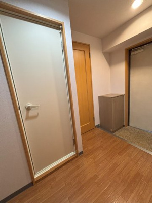 【玄関】 | MajesticLife博多駅前 | 別号室の写真になります。現況優先。