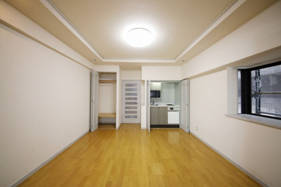 【収納】 | ロマネスク天神ルネッサンス | 別号室の写真になります。現況優先。