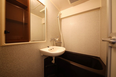 【浴室】 | ロマネスク天神ルネッサンス | 別号室の写真になります。現況優先。