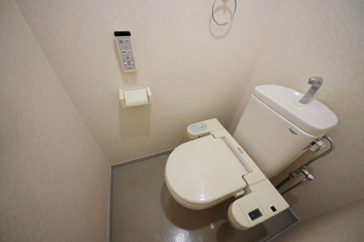 【トイレ】 | ロマネスク天神ルネッサンス | 別号室の写真になります。現況優先。