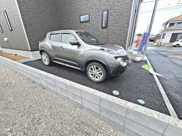 狭山市鵜ノ木・全2棟　新築一戸建　2号棟の駐車場|1台分の駐車スペース（車種制限あり）