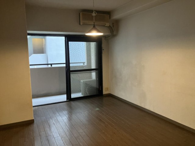 【居間・リビング】 | サーパス博多駅前 | 別号室の写真になります。現況優先。