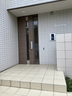 【エントランス】 | オートロック完備でセキュリティ面も安心です