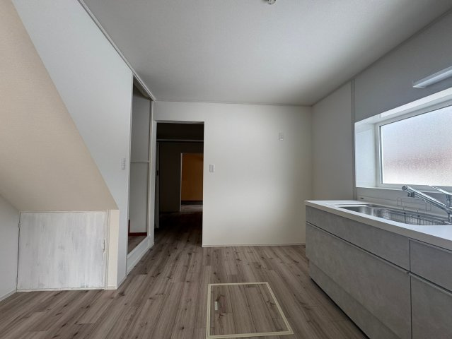 網走市海岸町6番リフォーム戸建のキッチン