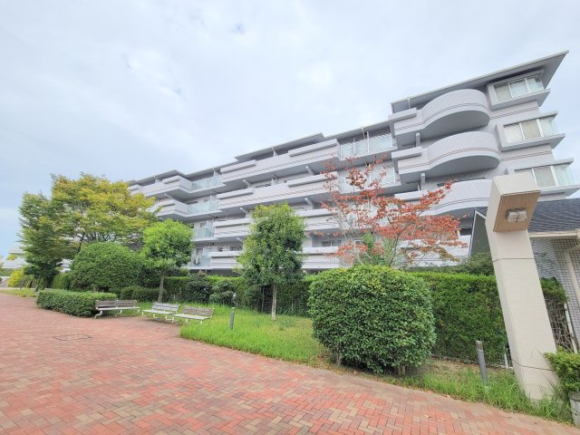 アルス高の原3号B棟の外観