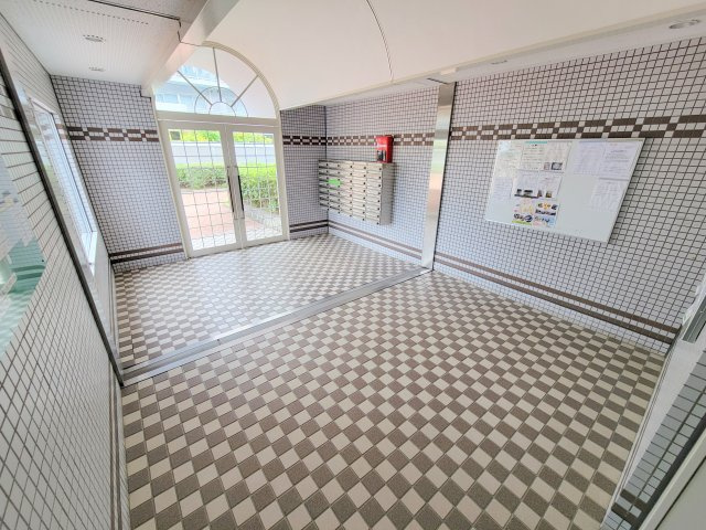 アルス高の原3号B棟のエントランス