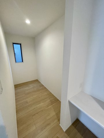 練馬区高松1丁目　土地約38坪　大型邸宅　全4棟の収納|4号棟 2.25帖フリースペース