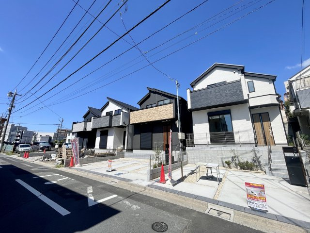 練馬区高松1丁目　土地約38坪　大型邸宅　全4棟の前面道路含む現地写真