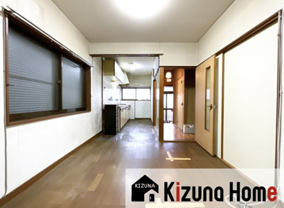【居間・リビング】 | 伏見区深草大亀谷古御香町　中古戸建