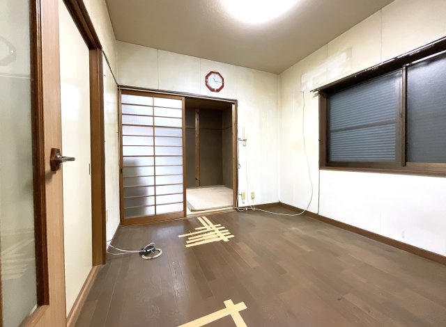 【居間・リビング】 | 伏見区深草大亀谷古御香町　中古戸建