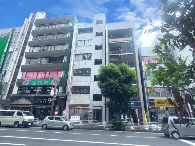 三興ビルの外観
