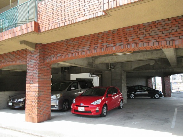 駐車場に車を止められます