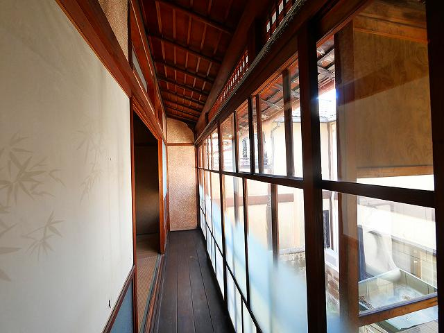 瓦町店舗の内装