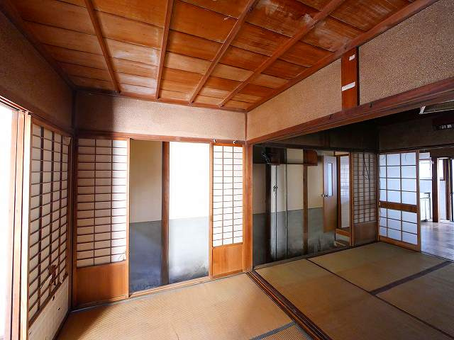 瓦町店舗の内装