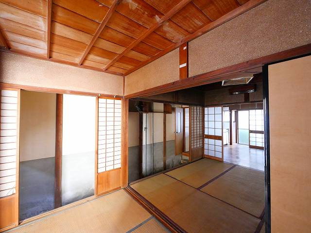 瓦町店舗の内装