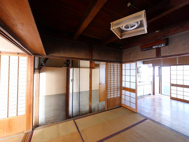 瓦町店舗の内装