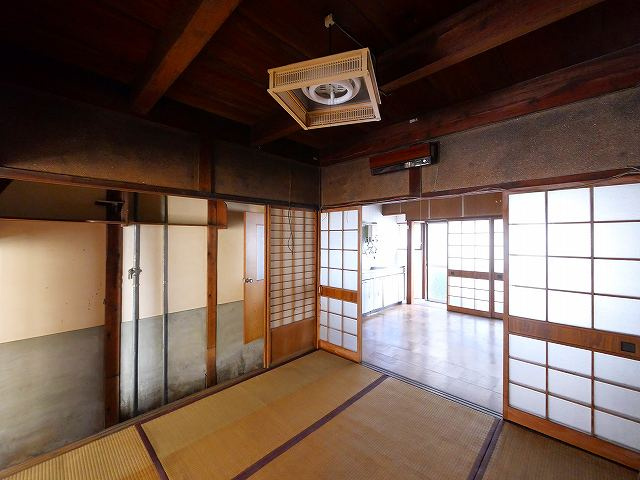 瓦町店舗の内装