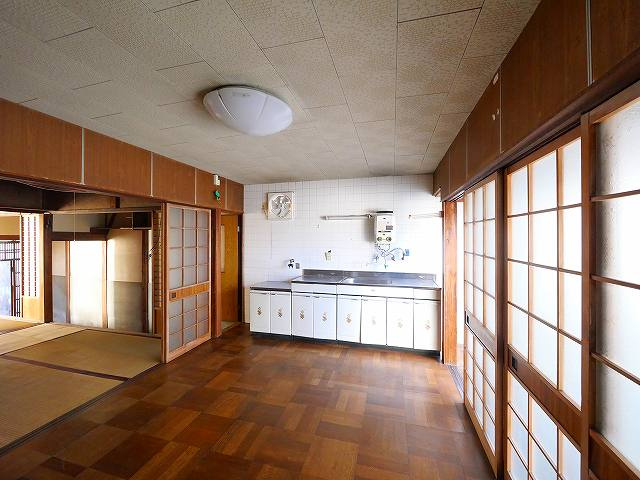 瓦町店舗の内装