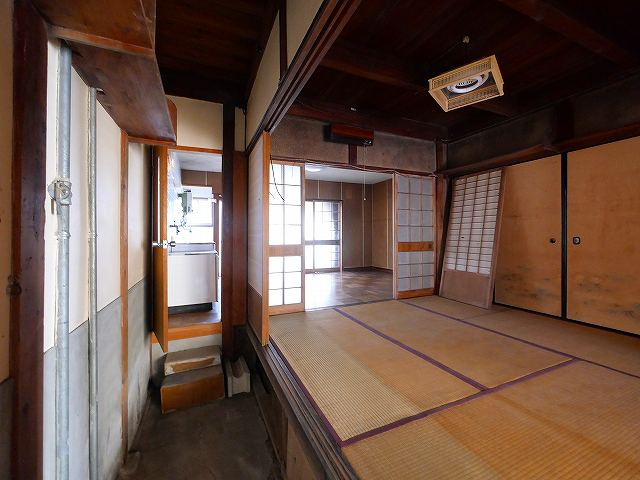 瓦町店舗の内装