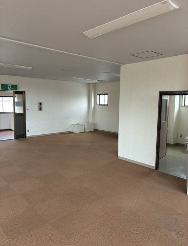 オハナビル　3階　稲生町の居間・リビング|リビングです